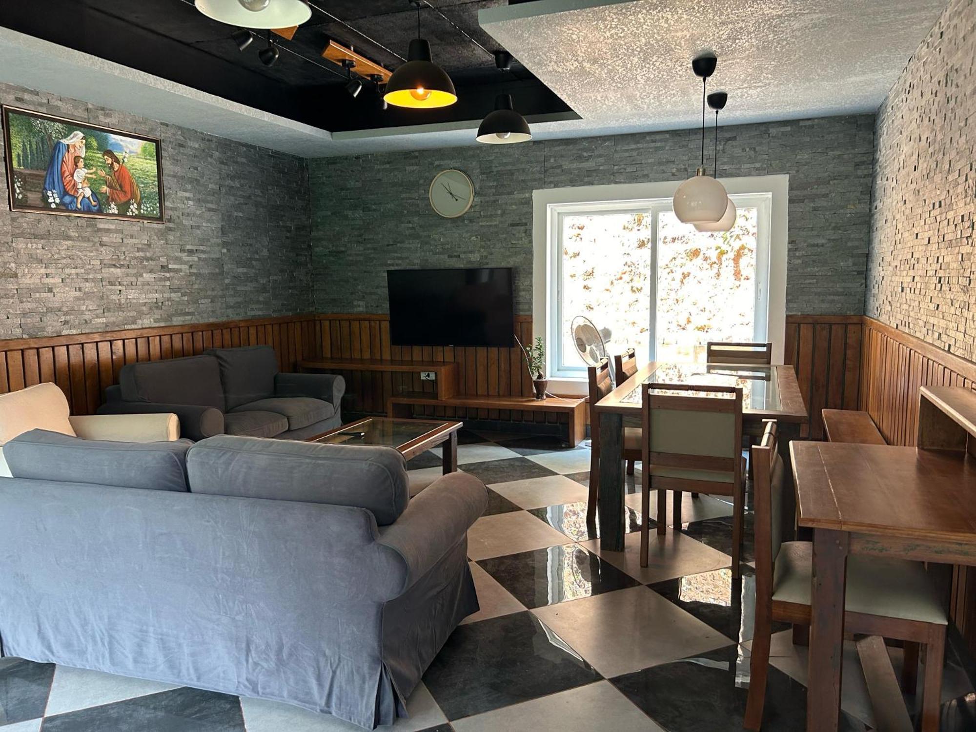 Kv By Halcyon Traveltech Apartment Anachal Exterior photo