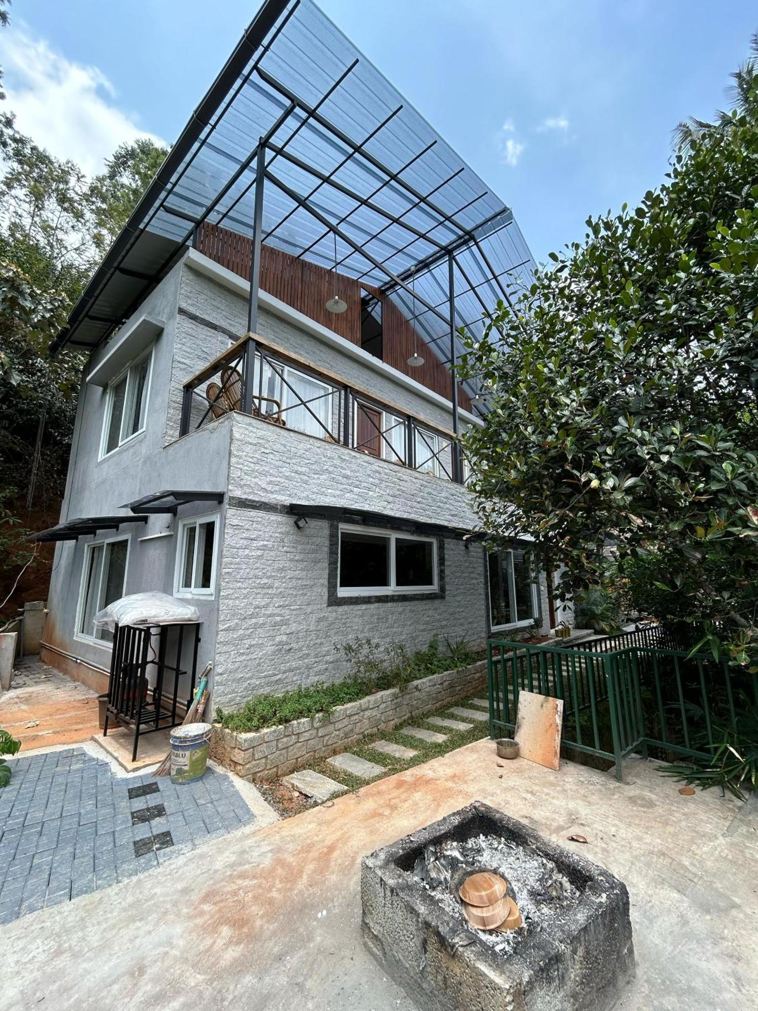 Kv By Halcyon Traveltech Apartment Anachal Exterior photo