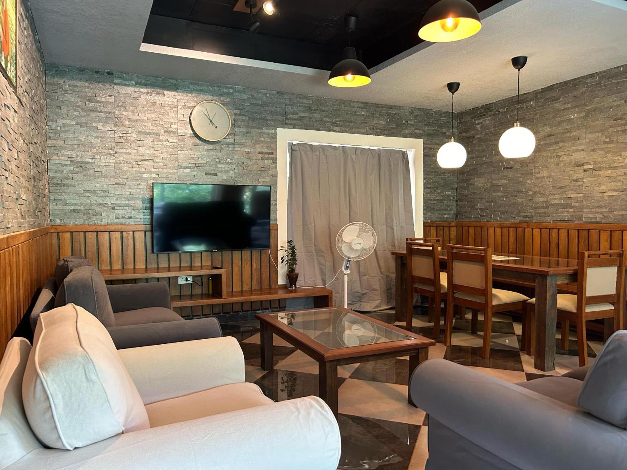Kv By Halcyon Traveltech Apartment Anachal Exterior photo