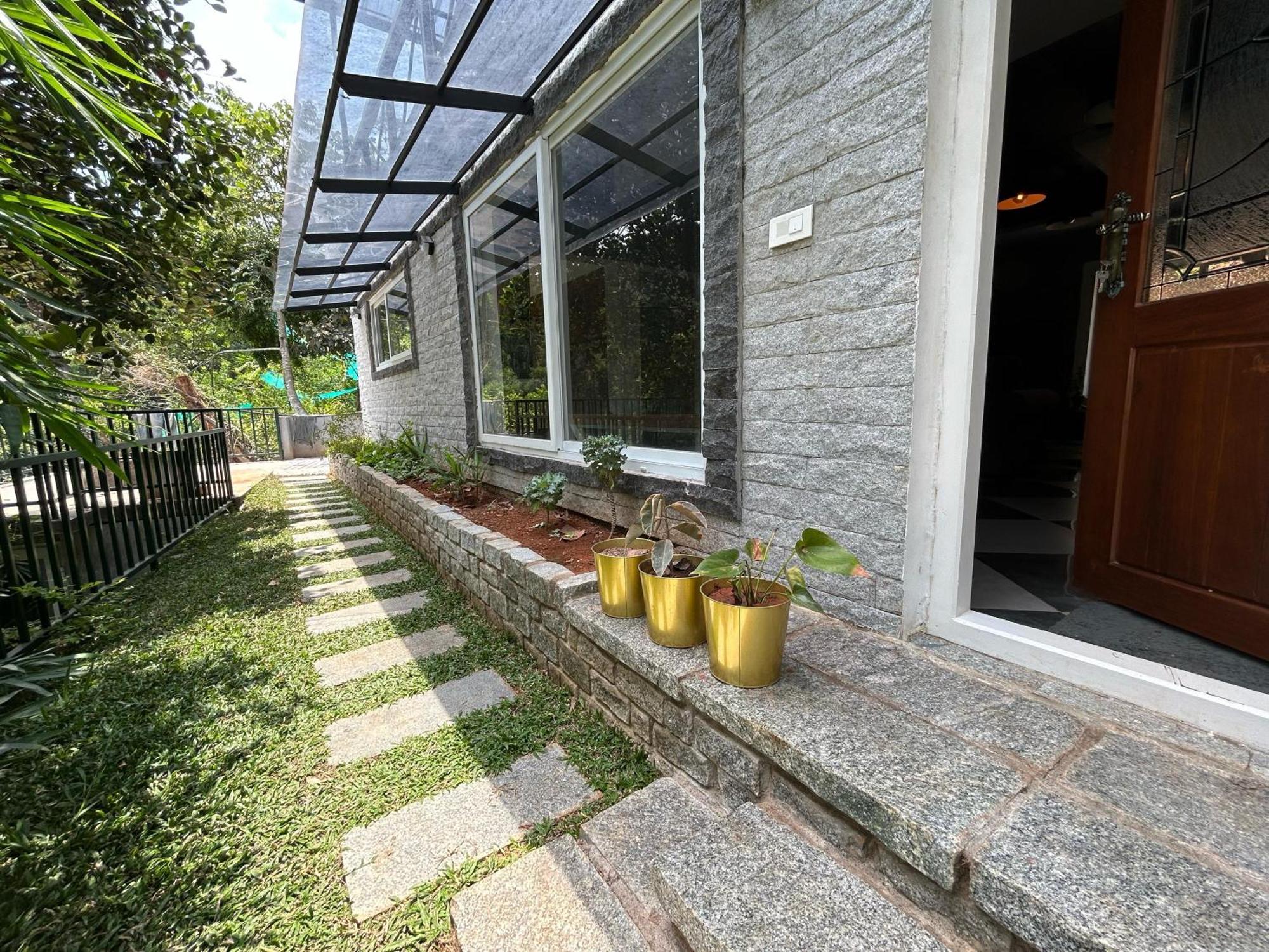 Kv By Halcyon Traveltech Apartment Anachal Exterior photo