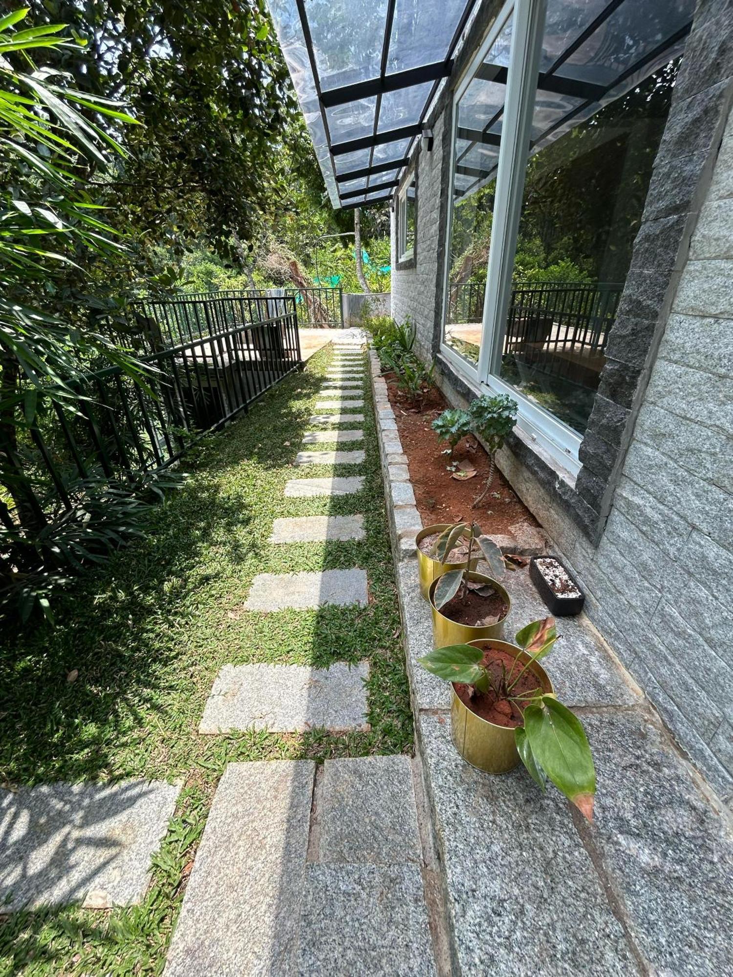 Kv By Halcyon Traveltech Apartment Anachal Exterior photo