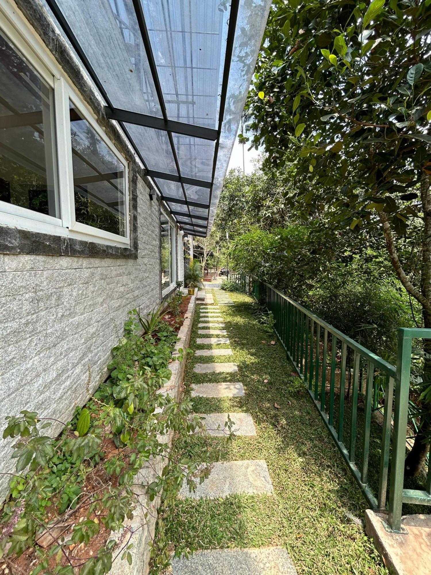 Kv By Halcyon Traveltech Apartment Anachal Exterior photo