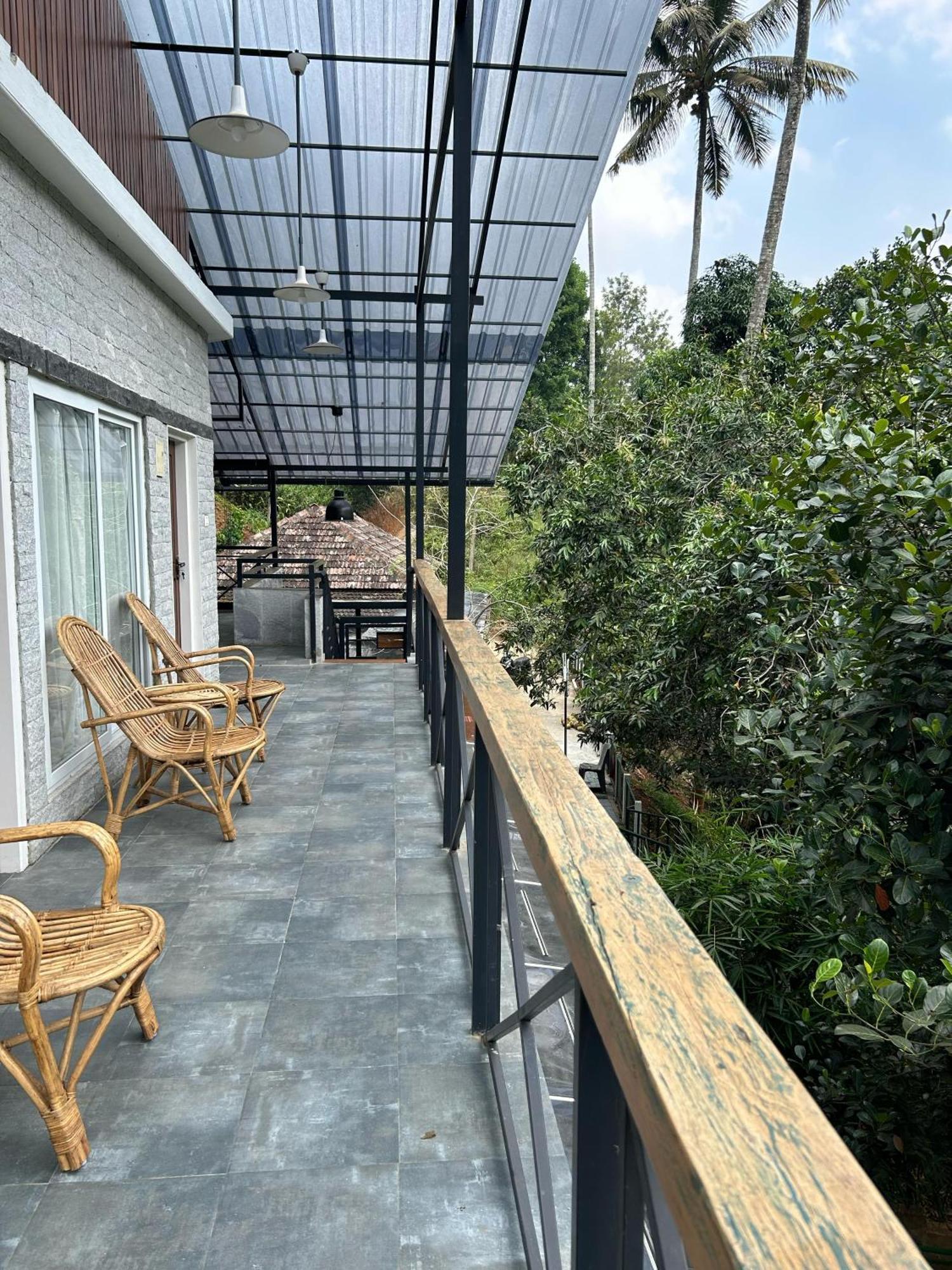 Kv By Halcyon Traveltech Apartment Anachal Exterior photo